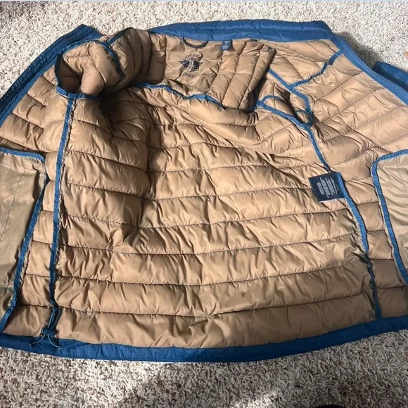 Blue Docker’s Puffer Jacket - Picture 4 of 8